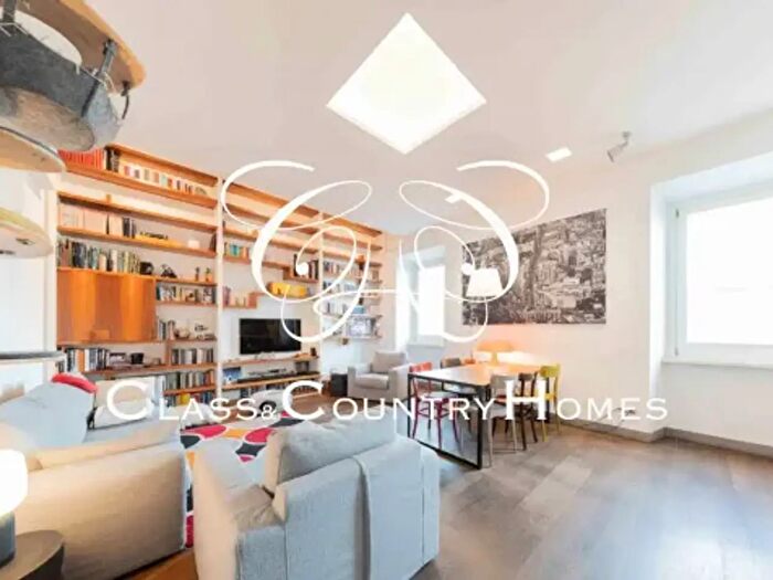 Appartamento trilocale in vendita in Via del Porto Fluviale, Roma