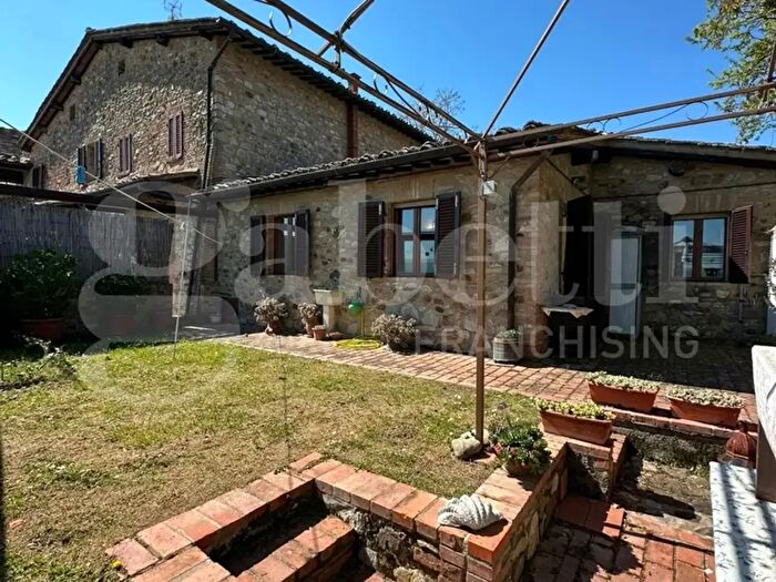 Casa quadrilocale in vendita in Castelnuovo Berardenga