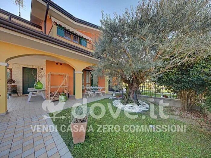 Casa quadrilocale in vendita in Via Caduti sul Lavoro, Cartura