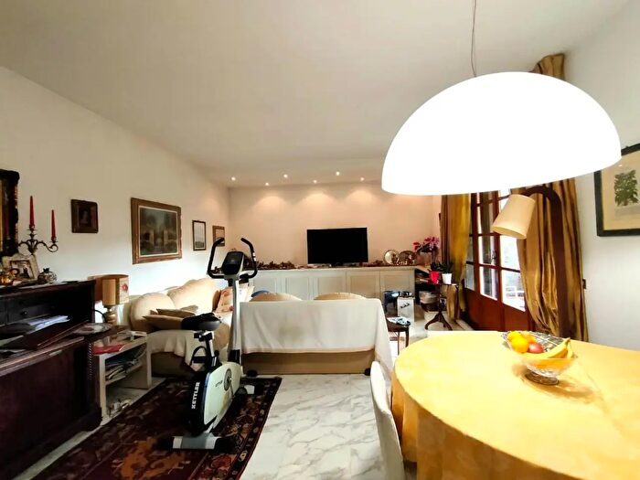 Appartamento con 5 locali in vendita in Massa