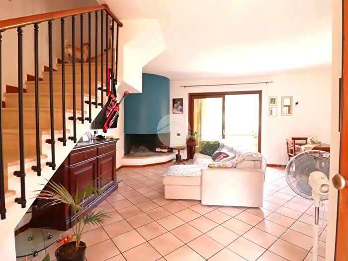 Casa quadrilocale in vendita in Via Rossini, Terni