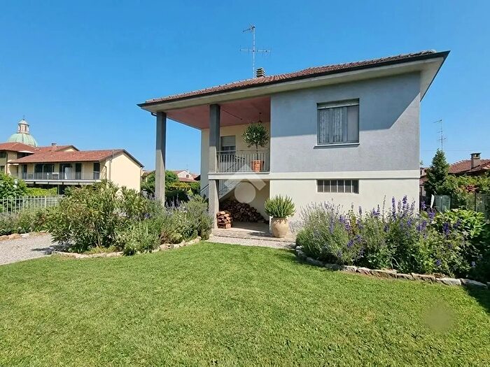 Casa trilocale in vendita in Via Cottolengo, Gassino Torinese