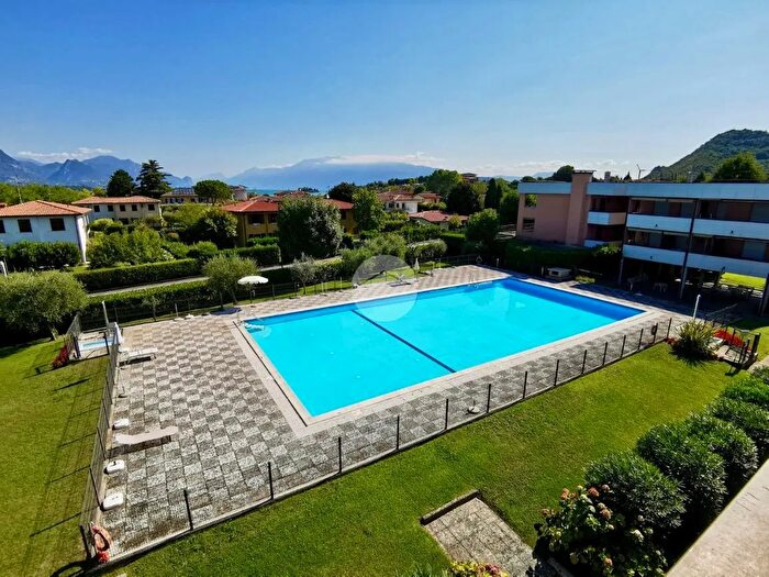 Appartamento trilocale in vendita in Via Belvedere, Manerba Del Garda