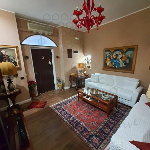 Appartamento trilocale in vendita in Via Lombardia, Messina