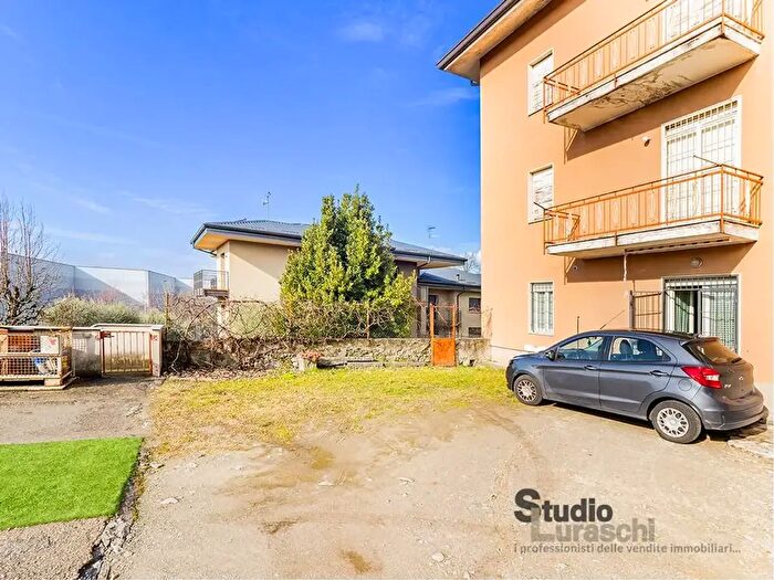 Appartamento trilocale in vendita in Via Don Luigi Sturzo, Molteno