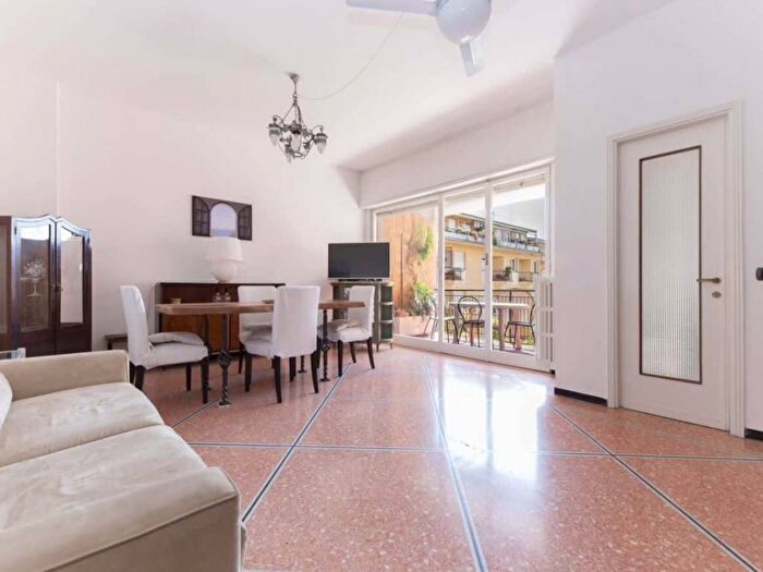 Appartamento trilocale in affitto in Salita Sant'Agostino, Centro Esterno Ferrovia, Rapallo