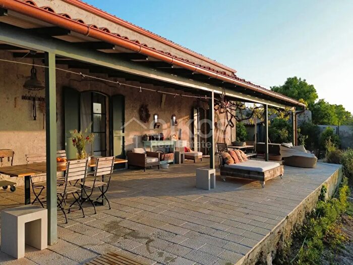 Casa con 8 locali in vendita in Cda Maccari SNC, Noto
