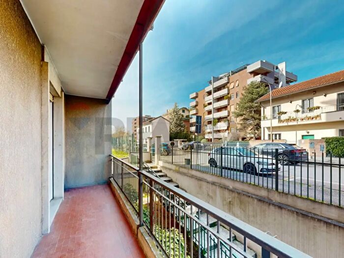 Case in Vendita e in Affitto - 2