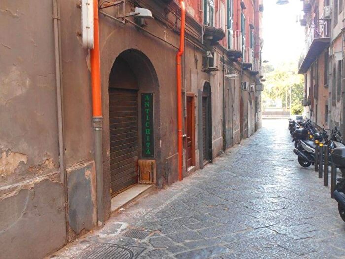 Casa monolocale in affitto in Vico Ischitella, Chiaia, Napoli
