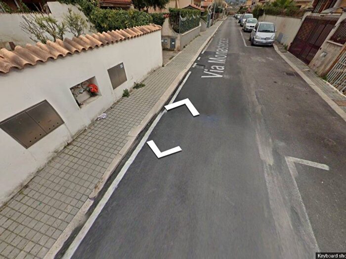 Casa con 6 locali in vendita in Via Monasterace, Morena, Roma