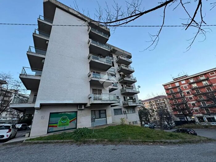 Appartamento quadrilocale in vendita in Via Antonio Segni, Cosenza