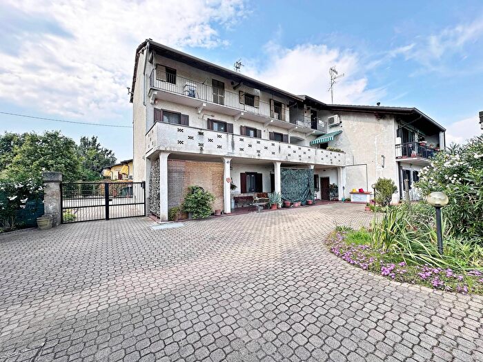 Casa in vendita in Bellinzago Novarese
