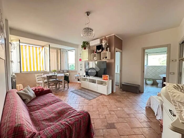 Appartamento trilocale in vendita in Via Francesco Petrarca, Agrigento