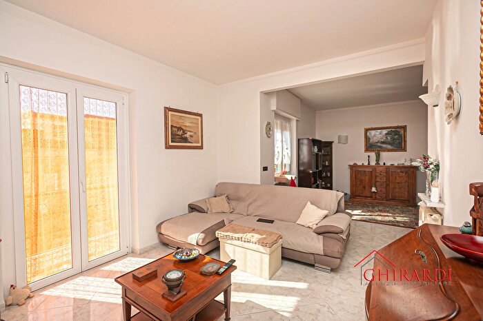 Appartamento con 7 locali in vendita in Via Gian Pietro Sery, Genova