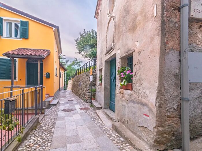 Appartamento trilocale in vendita in Via Crocetta, Rialto