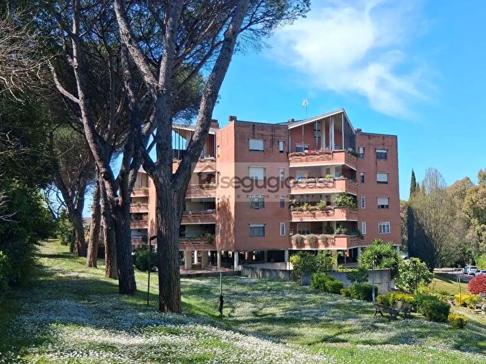 Appartamento trilocale in vendita in Roma