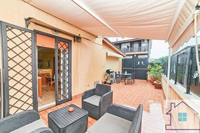 Appartamento con 5 locali in vendita in Via Riesi, Roma