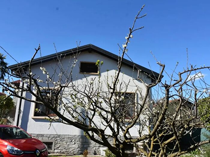 Casa trilocale in vendita in Luino