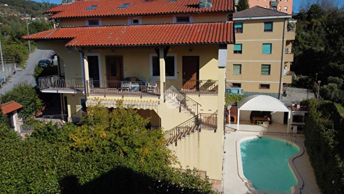 Casa con 11 locali in vendita in Via Ernesto Cassissa, SantOlcese