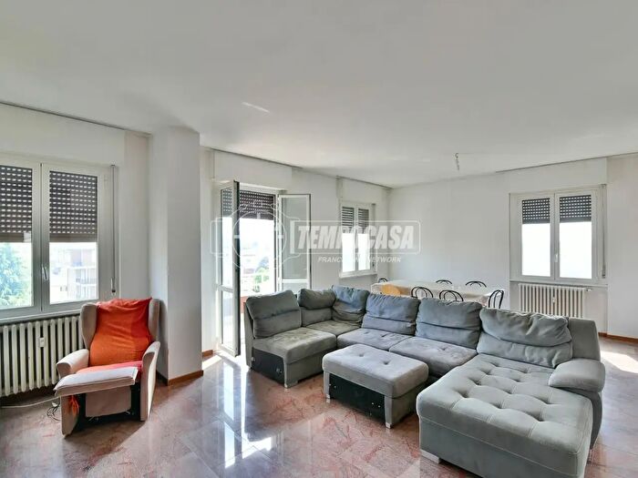 Appartamento quadrilocale in vendita in Via Giuseppe Malchi, Cantu