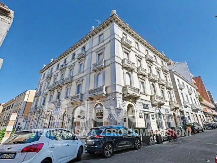 Appartamento con 5 locali in vendita in Via Giovanni Maria Angioy, Cagliari