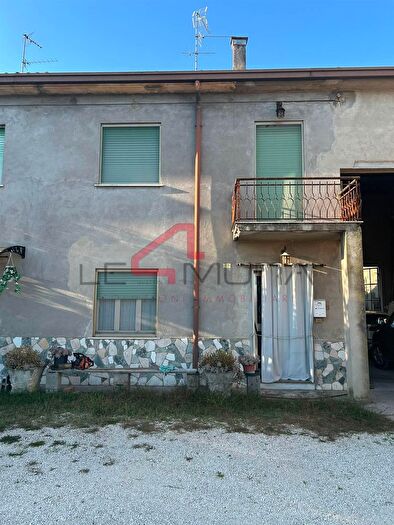 Casa con 7 locali in vendita in Gazzo Veronese