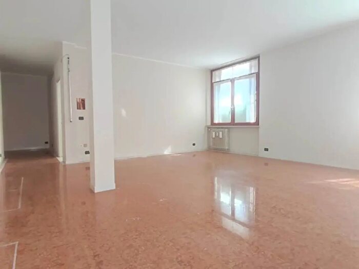 Appartamento con 6 locali in vendita in Parma