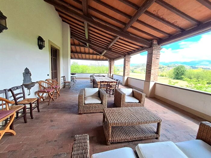 Casa con 13 locali in vendita in Vicchio, Vicchio