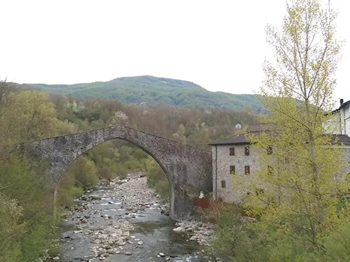 Casa trilocale in vendita in Strada della Costa, Monchio Delle Corti