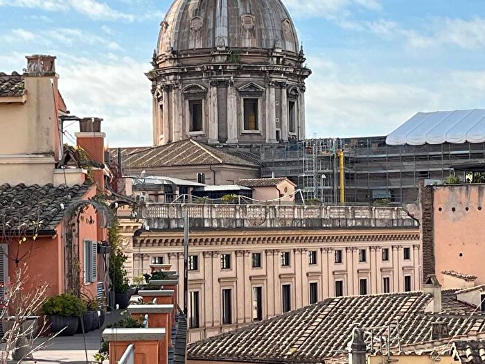 Appartamento quadrilocale in affitto in Piazza di Santa Chiara, Pantheon, Roma
