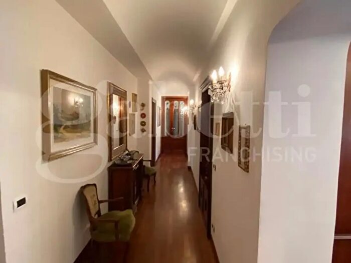 Appartamento con 7 locali in vendita in Via Oberdan, Terni