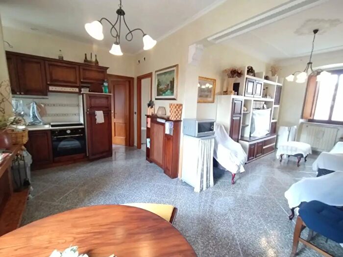 Appartamento quadrilocale in vendita in Via Borgo Vecchio, Tagliacozzo