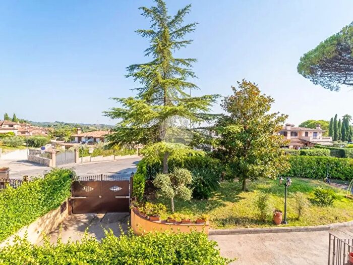 Appartamento trilocale in vendita in Via Monti Sabini, Monterotondo