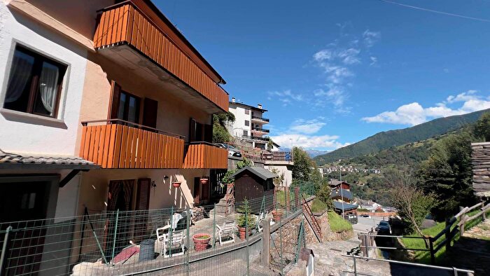 Appartamento quadrilocale in vendita in Via Ticc, Rasura