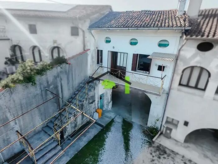 Appartamento con 5 locali in vendita in Via Alessandro Manzoni, San Giorgio Della Richinvelda