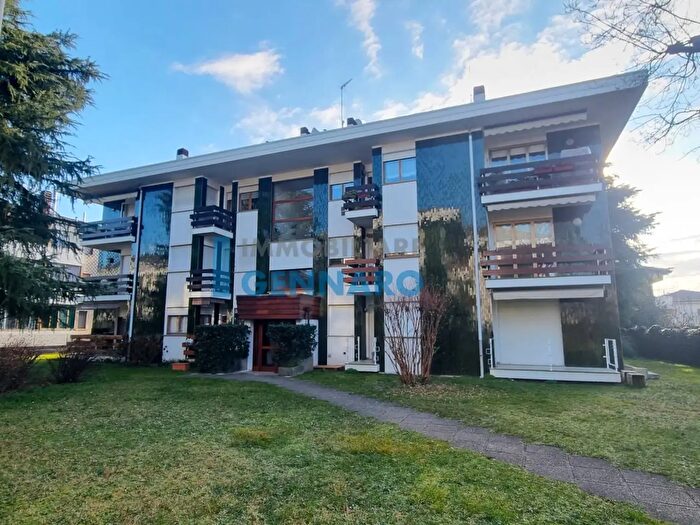 Appartamento con 6 locali in vendita in Via Martignacco, Udine