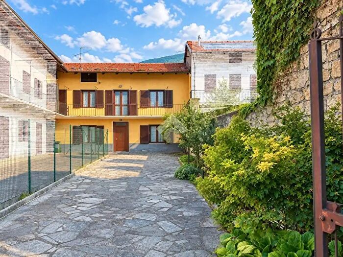 Casa con 5 locali in vendita in Frazione Crotte, Chianocco