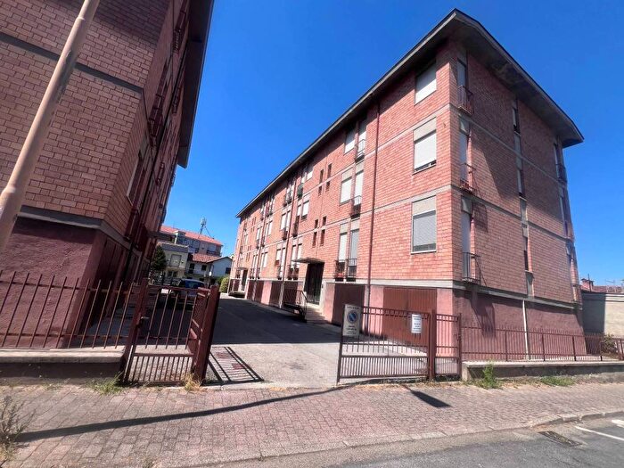 Appartamento quadrilocale in affitto in Via Luigi Cadorna, Corso Langhe Moretta Corso Cortemilia, Alba