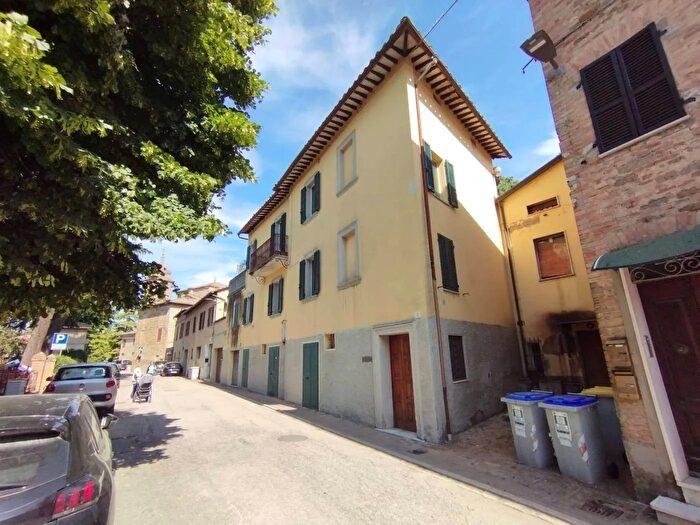 Casa con 9 locali in vendita in Via Maggio Perugia, Perugia