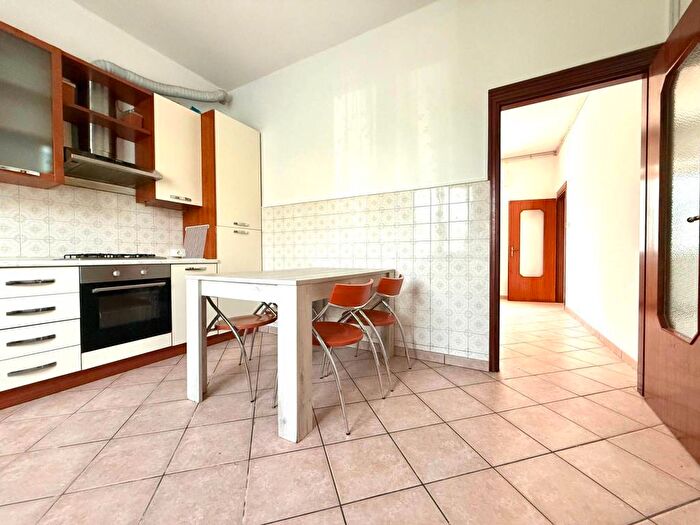 Appartamento trilocale in affitto in Via Carnarolo, Entroterra, Desenzano del Garda