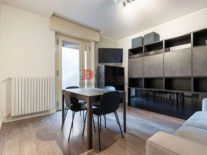 Appartamento trilocale in vendita in Via Leopoldo Camillo Volta, Mantova