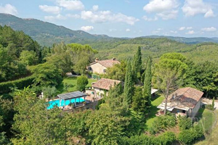 Casa con 6 locali in vendita in Umbertide