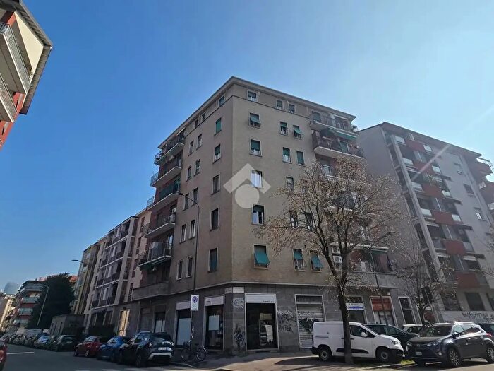 Appartamento trilocale in vendita in Via Saverio Altamura, Milano