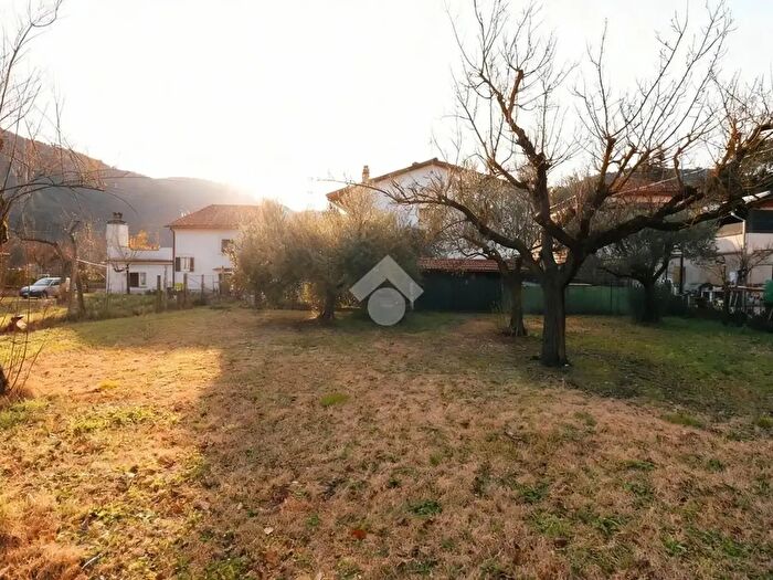 Casa con 6 locali in vendita in Via Faggetti, Terni
