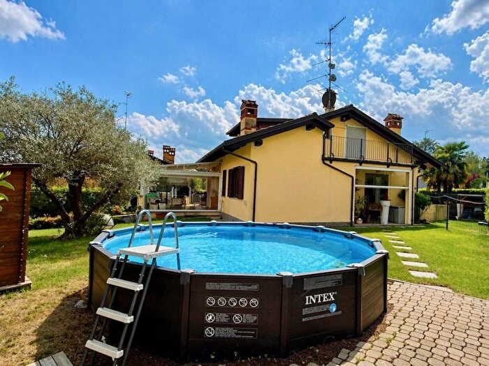 Casa con 6 locali in vendita in Via Pietro Secchia, Occhieppo Superiore