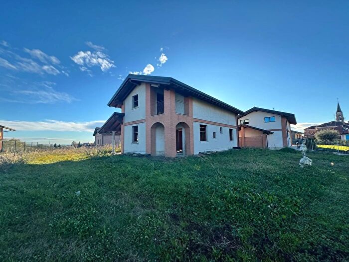 Case in Vendita e in Affitto - 3