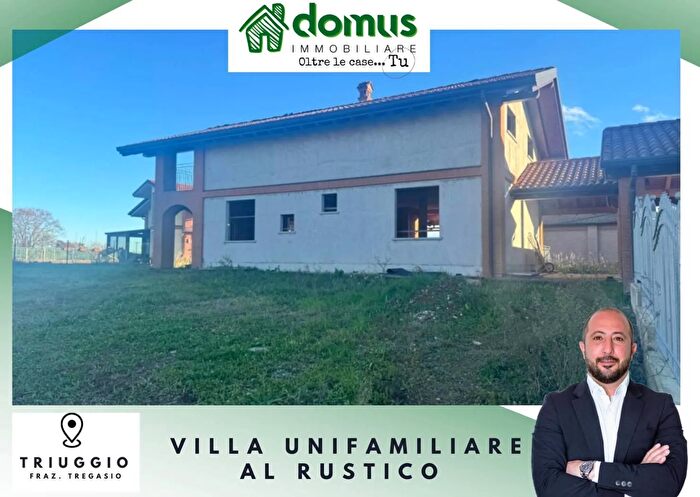 Casa quadrilocale in vendita in Via Alessandro Manzoni Triuggio, Triuggio