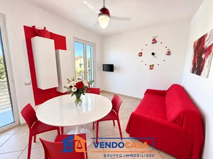 Appartamento trilocale in vendita in Viale Tito Minniti, Loano
