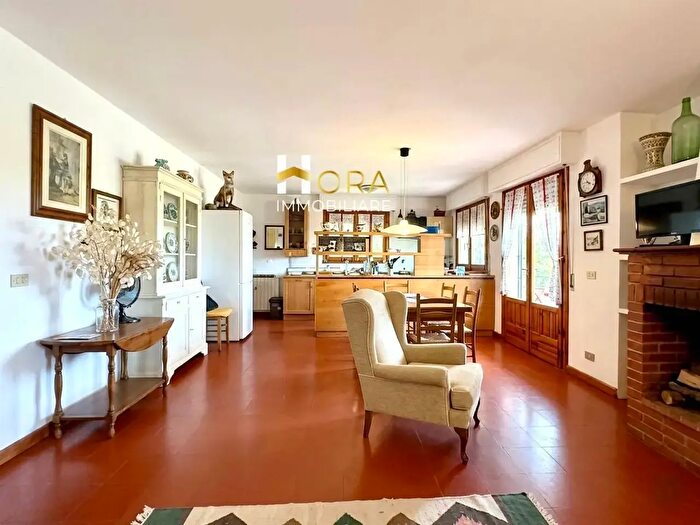 Appartamento con 9 locali in vendita in Via Ferdinando Paoletti, Bagno A Ripoli