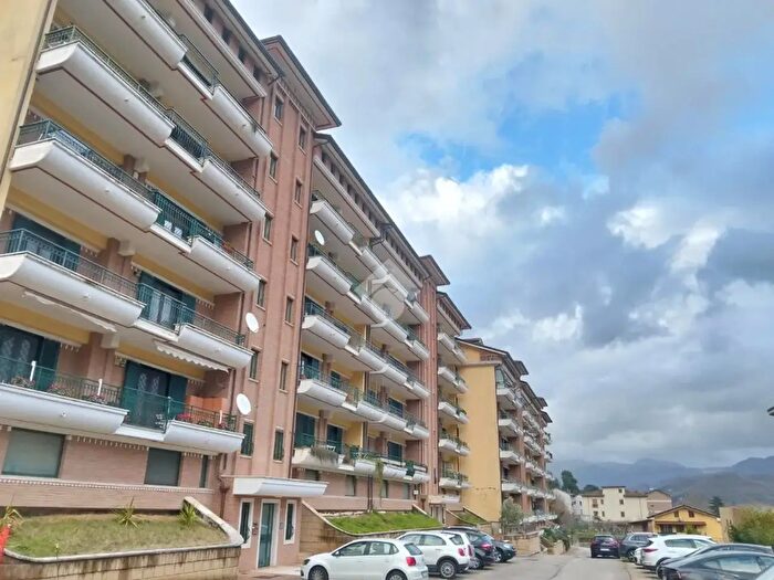 Appartamento quadrilocale in vendita in Via Francesco Tedesco, Avellino